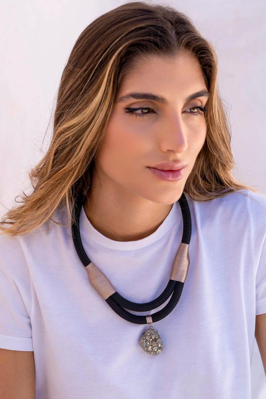 Colar Pirita Glow